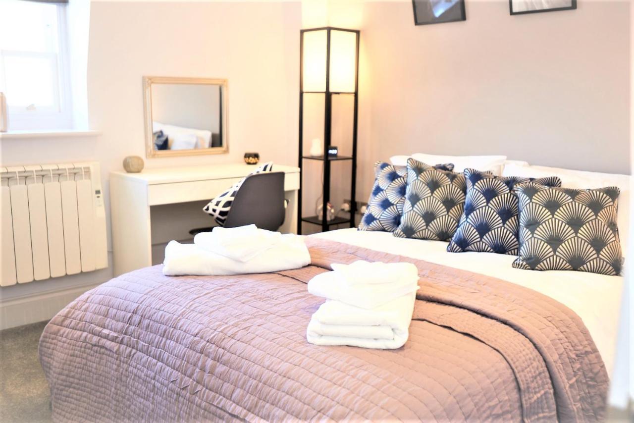 Hampton Court - The Kings Rest Apartamento Molesey Exterior foto