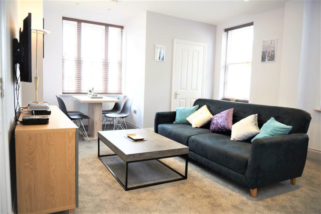 Hampton Court - The Kings Rest Apartamento Molesey Exterior foto